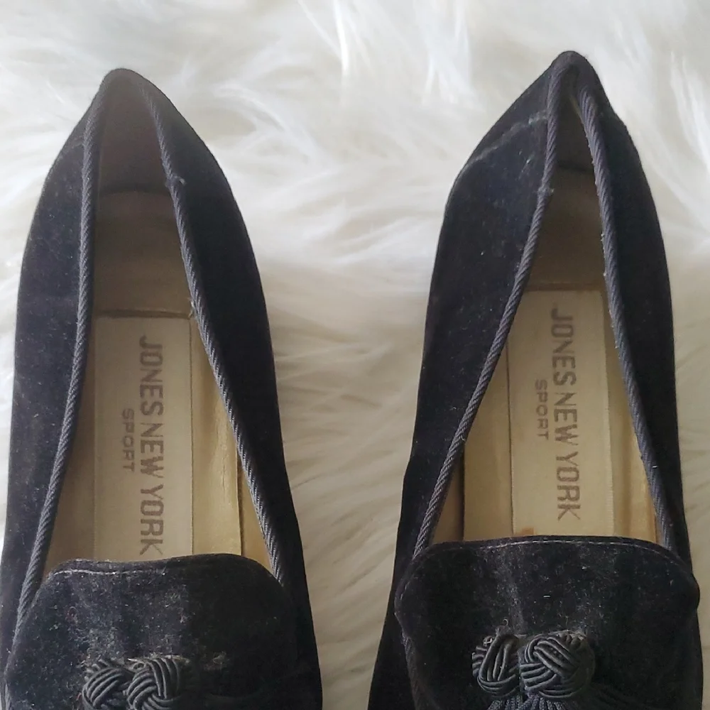 Jones New York Black Vintage Suede Slip On Loafers with Embroidered Design 6.5 - Picture 2 of 15